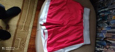 boks paltarı: Salam Boks forması satılır şortik və maykası ilə birlikdə qırmızı