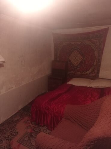 Otaqların uzunmüddətli kirayəsi: Kirayə üçün sadə, mebellə təmin olunmuş otaq - Otaq: xalçalı döşəmə -da lalafo.az — 3 Otaqların uzunmüddətli kirayəsi: Kirayə üçün sadə, mebellə təmin olunmuş otaq - Otaq: xalçalı döşəmə — 3