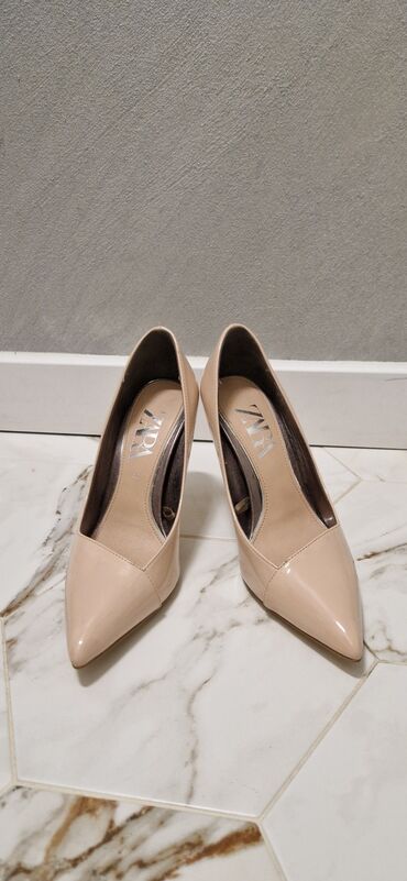 small swan cipele: Pumps, Zara, 36