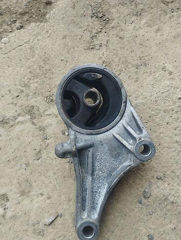 Opel Astra ön hissə mator paduşkasi. Yaxşı vəziyyətdədir