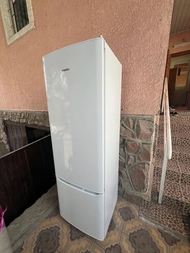 холодильник бу продаю: Продаю холодильник новый, пользовались 4 месяца продаю срочно цена