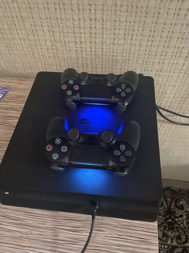 ps 5 dualsense: Salam.Ps4 slim 1 tb satıram.Smart electronicsdən 688 manata almışam 1