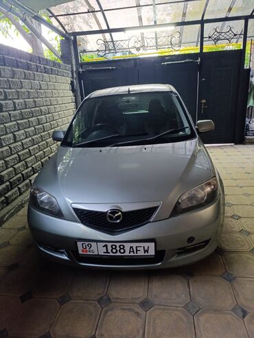 Mazda: Mazda Demio: 2004 г., 1.3 л, Вариатор, Бензин, Хэтчбэк
