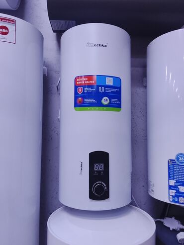 чайник midea: Белый электрический водонагреватель от "Мечта" с цифровым дисплеем и
