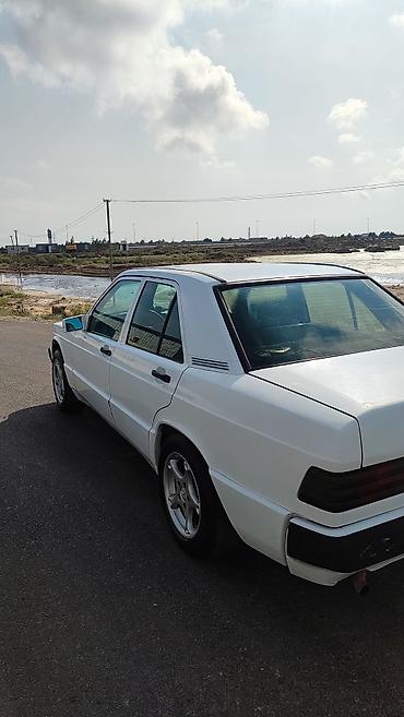 bmw e39 m: Mercedes-Benz 190 (W201) sedan – ağ rəng Xarici: - Klassik W201 — 5