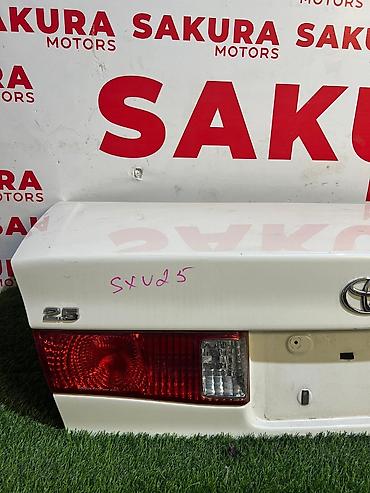 xv20: Крышка багажника Toyota, Б/у, Оригинал — 2