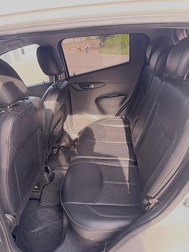 Chevrolet: Chevrolet Spark: 2017 г., 1 л, Вариатор, Бензин, Хэтчбэк — 9