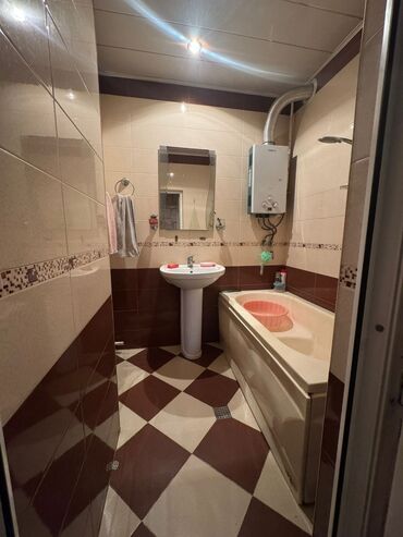 Köhnə tikili: Bakı, 4 otaqlı, Köhnə tikili, m. Həzi Aslanov, 65 kv. m — 4