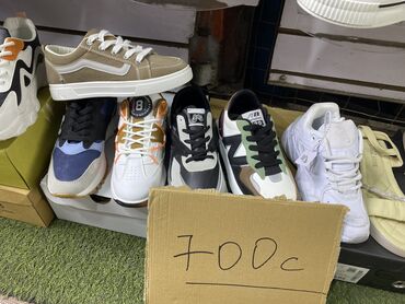 yeezy 700 v3: Все по 700✅