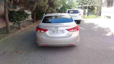 hyundai i40: Hyundai Elantra: 1.8 л | 2011 г. Седан