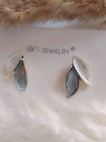 mindjuse detelina: Screwback earrings