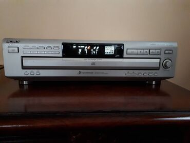Zvučnici i stereo sistemi: Sony CDP-CX 200 plejer lepo ocuvan, ima mnogo funkcija. Sve sto sam na lalafo.rs — 13 Zvučnici i stereo sistemi: Sony CDP-CX 200 plejer lepo ocuvan, ima mnogo funkcija. Sve sto sam — 13