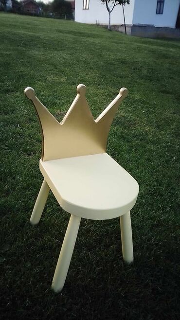 drvena stolica za ljuljanje cena: 05. Žuta i zlatna👑👑👑🎁🥇♥️4700din