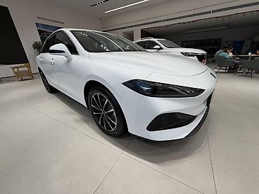 Roewe: Roewe : 2026 г., Автомат, Гибрид, Лифтбек — 2