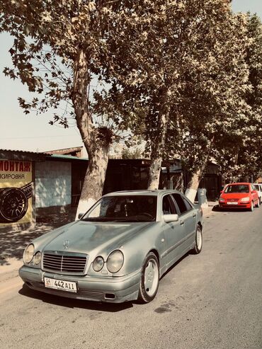 мерис 210: Mercedes-Benz E-Class: 1999 г., Седан