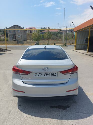 Hyundai: Hyundai Elantra: 2 l | 2016 il Sedan — 8