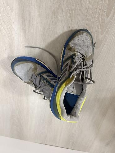 nike react: Кроссовки Adidas для бега и тренировок. Модель выполнена в спортивном — 2