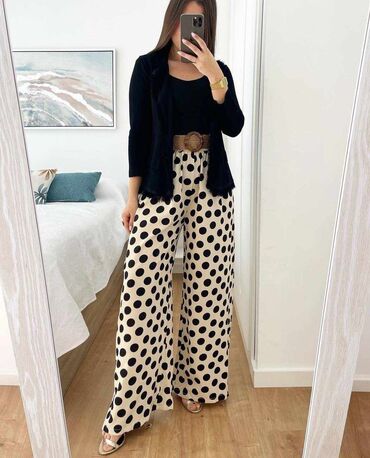 Pantalone: Pantalone
Cena 2000
Uni vel.
V/015 — 7