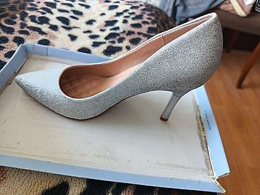 Tuflilər: Gümüşü rəngli, parıltılı qadın tuflisi - Model: klassik “pointed toe” — 2