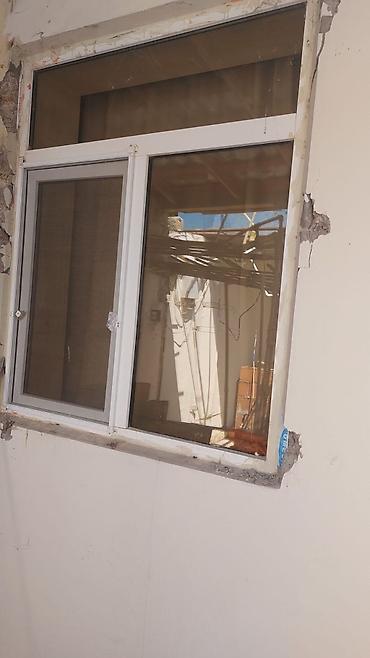 fener: Ağ rəngli PVC/plastik pəncərə - İki bölməli konstruksiya: sağ tərəf — 1