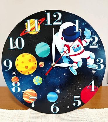 Satovi za kuću: Ima vise velicina. Okrugli 28,5 cm. precnik 2400 din. 27x35 cm.2400 — 21