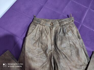 Pantalone: Kozne pantalone, velicina 40 duzina 110 poluobim struka 38 poluobim