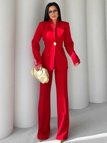 Kompleti: Komplet univerzalne velicine odgovara S M L XL Cena 4000 din — 14