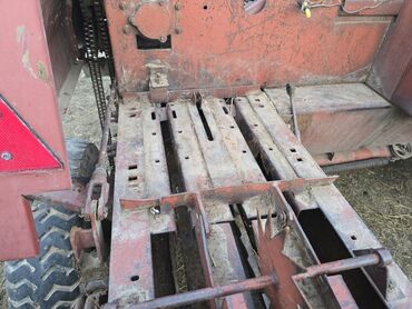 Тракторы МТЗ (Беларус): Модель: 82.1 экспортный, Б/у, 1996 г., С пресс-подборщиком — 9