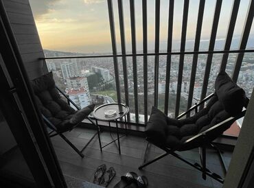 Bağ kresloları: Həm şezlonqlar həm də sehpa qatlana bilir, komfortludur, bağ evi — 15