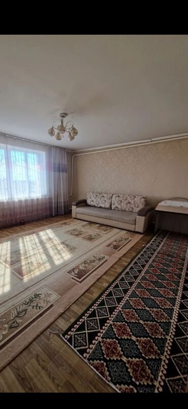 Долгосрочная аренда домов: 70 м², 4 комнаты, Парковка, Забор, огорожен