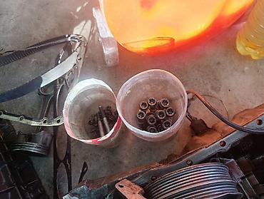 Другие детали для мотора: Двигатель в разбор на запчасти Наличие (см. фото): - Блок цилиндров с — 1