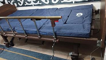 Медицинская мебель: Кровать медицинская, коляска пр-во германиЯ, 25000 у кровати подъем — 2