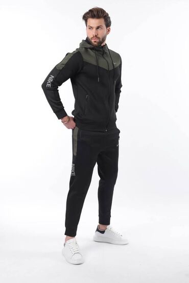 Trenerke: Nike muška trenerka

Novo
Mokra likra
Veličine m l xl 2xl — 6