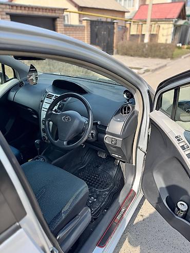 Toyota: Toyota Vitz: 2005 г., 1 л, Вариатор, Бензин, Хэтчбэк — 5