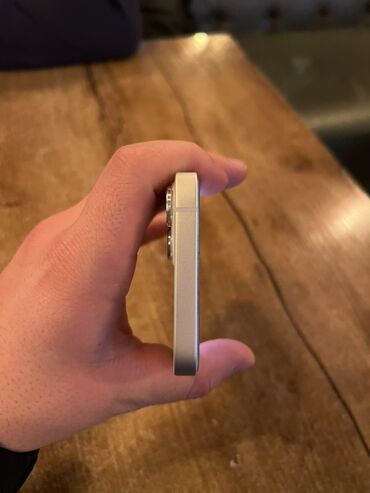 Apple iPhone: IPhone 13, Б/у, 128 ГБ, Белый, Защитное стекло, Чехол, 78 % — 8