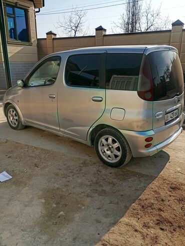 Toyota: Toyota Yaris Verso: 2000 г., Механика, Бензин, Минивэн — 11