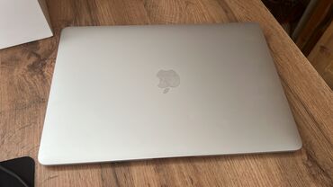 макбук про 2015: Ультрабук, Apple, 8 ГБ ОЗУ, Apple M1, 13.3 ", Б/у, Для несложных задач, память SSD