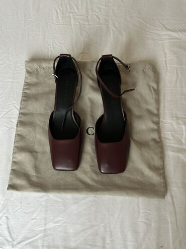 Riyaziyyat: TACCO qadın ayaqqabısı Təzədı - Model: nazik dabanlı dəri sandal/pump