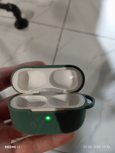куплю левый наушник airpods: Каптагычтар, Apple, Колдонулган, Электр зымсыз (Bluetooth), Классикалык