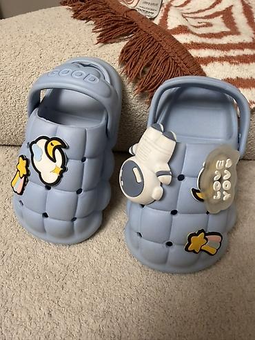 Другие детские вещи: Продаю детскую обувь 1) Кроссовки/туфли Tutubi - Размер: 24 р. - — 8