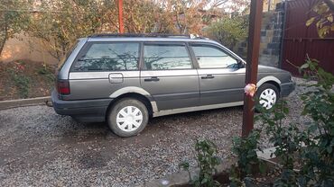 Volkswagen: Volkswagen Passat Variant: 1991 г., 1.8 л, Механика, Бензин, Универсал