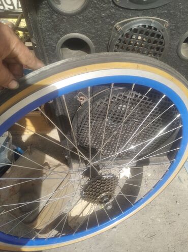 зеркало на велосипед: Колесо велосипедное тонкое фирменное. много скоростное абсолютно