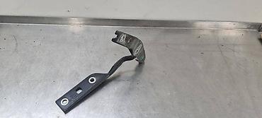 kljuc 55: ŠARKA HAUBE ZA VOLKSWAGEN GOLF 7 - 5G0823302A | Desna šarka haube — 2