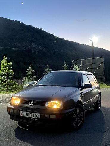 Volkswagen: Volkswagen Golf: 1993 г., 1.8 л, Механика, Бензин, Хэтчбэк