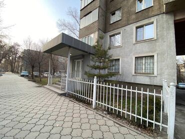 Другая коммерческая недвижимость: Продается помещение На первой линии Боконбаева/Уметалиева. Площадь 74