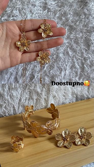 Set nakita u obliku cveta – zlatna nijansa - Elegantna kolekcija sa