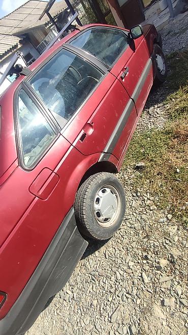 Volkswagen: Volkswagen Passat: 1986 г., 1.8 л, Кол менен иштөөчү, Бензин, Седан — 4