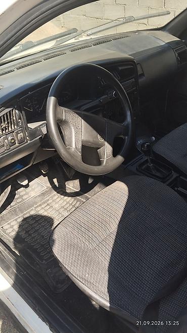 купить фары на пассат б3: Volkswagen Passat Variant: 1992 г., 1.8 л, Механика, Бензин, Универсал — 4