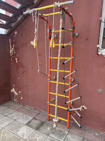спорт товары: Satılır: Uşaq idman kompleksi (divar turniki və asılqan dəsti) 🧗‍♂️