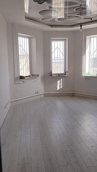 Продажа коттеджей и домов: Уй сатылат!!! Адрес Шамалды-Сай шаары, улица Ажыканов-88. Участок 10 — 17